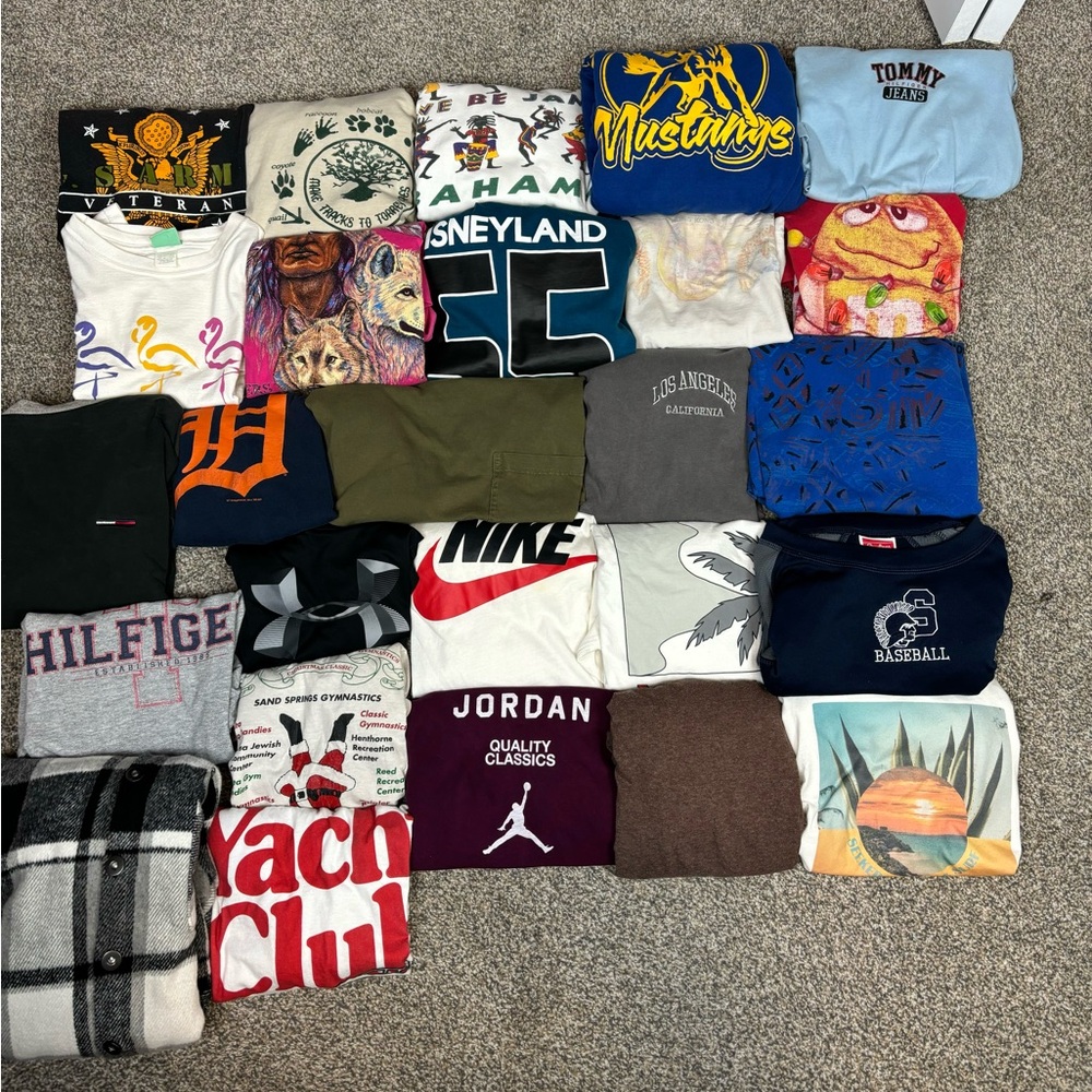 Lot of‎ 26 vintage and modern shirts